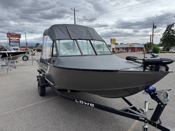 2026 Lowe, dovoz USA — foto 4 z 12