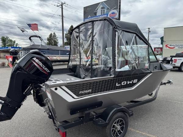 2026 Lowe, dovoz USA — foto 7 z 12