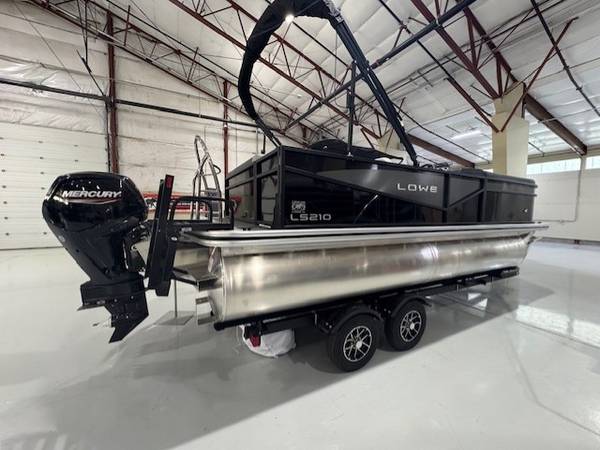 2026 Lowe, dovoz USA — foto 1