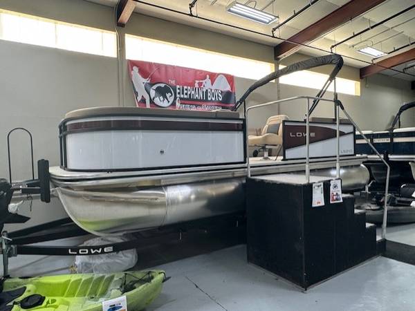 2026 Lowe, dovoz USA — foto 1