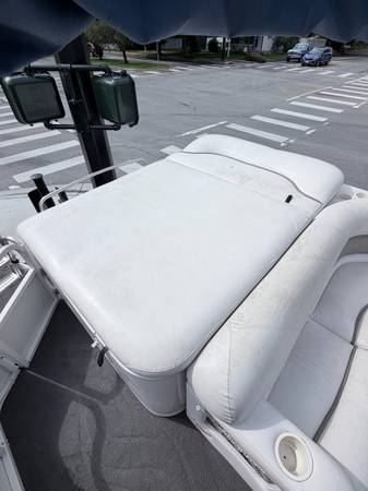 2005 Crestliner, dovoz USA — foto 8 z 11
