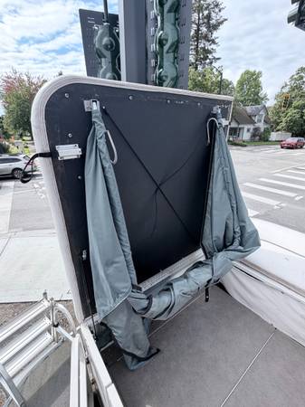 2005 Crestliner, dovoz USA — foto 9 z 11