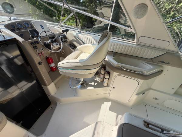 Bayliner, dovoz USA — foto 8 z 12