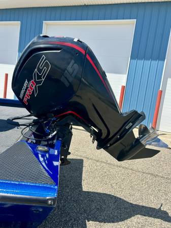 2017 Tracker, dovoz USA — foto 11 z 12