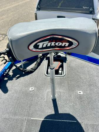 2017 Tracker, dovoz USA — foto 12 z 12
