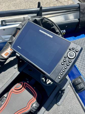 2017 Tracker, dovoz USA — foto 7 z 12