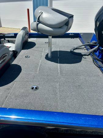 2017 Tracker, dovoz USA — foto 9 z 12