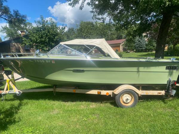 Sea Ray, dovoz USA — foto 9 z 12