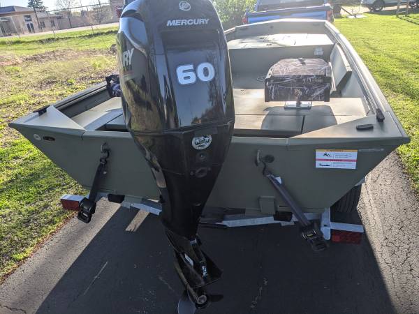 2023 Lowe, dovoz USA — foto 2 z 5