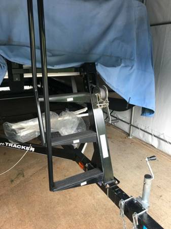 2015 Tracker, dovoz USA — foto 3 z 7