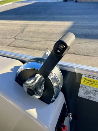 2021 Tracker, dovoz USA — foto 11 z 12