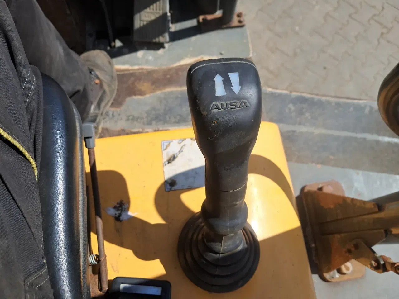2017 Ausa, 2 400 mth, dovoz Skladem v EU — foto 6 z 20