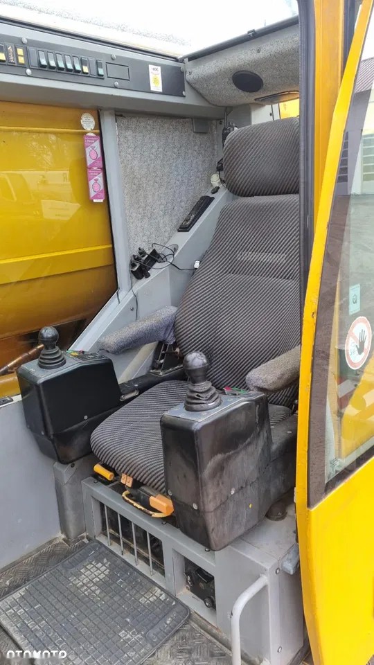 2002 Liebherr LTM, 26 800 mth, dovoz Skladem v EU — foto 8 z 24