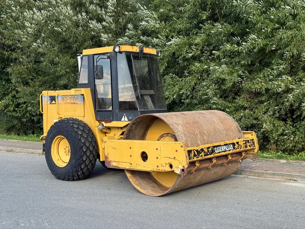 1998 Caterpillar, 2 600 mth, dovoz Skladem v EU — foto 1