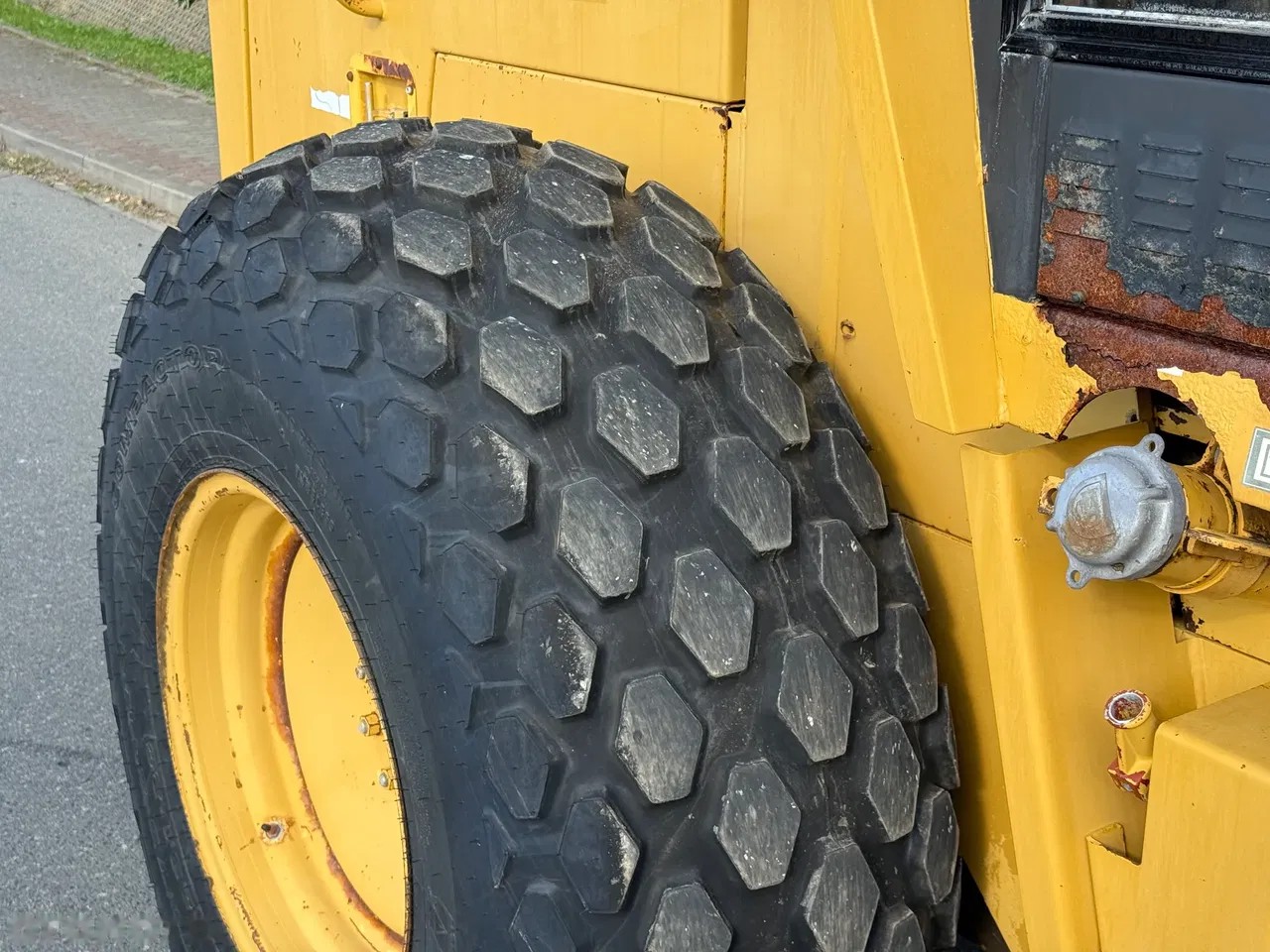 1998 Caterpillar, 2 600 mth, dovoz Skladem v EU — foto 8 z 15
