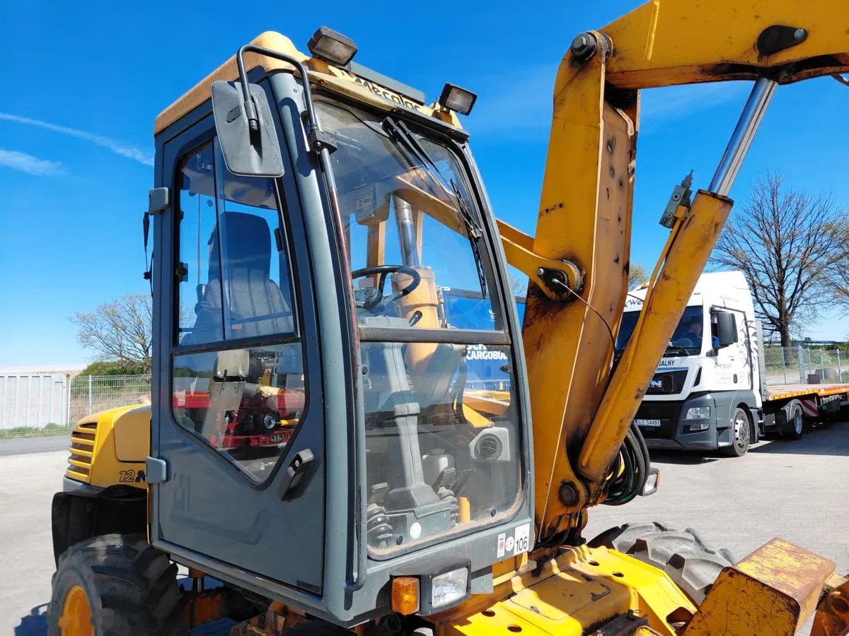1998 Mecalac 12MX, 8 573 mth, dovoz Skladem v EU — foto 9 z 24