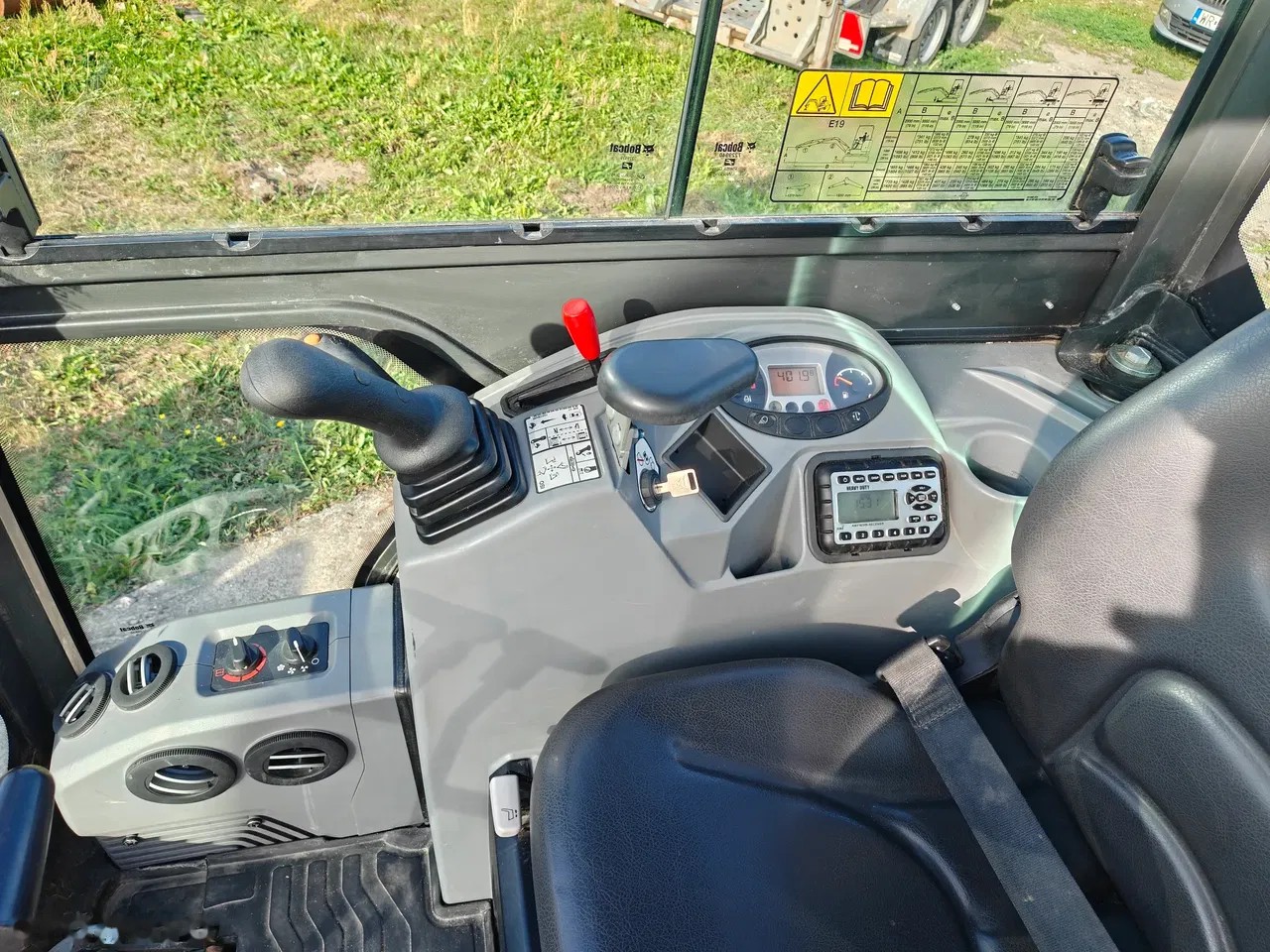 2023 Bobcat E19, 400 mth, dovoz Skladem v EU — foto 14 z 24