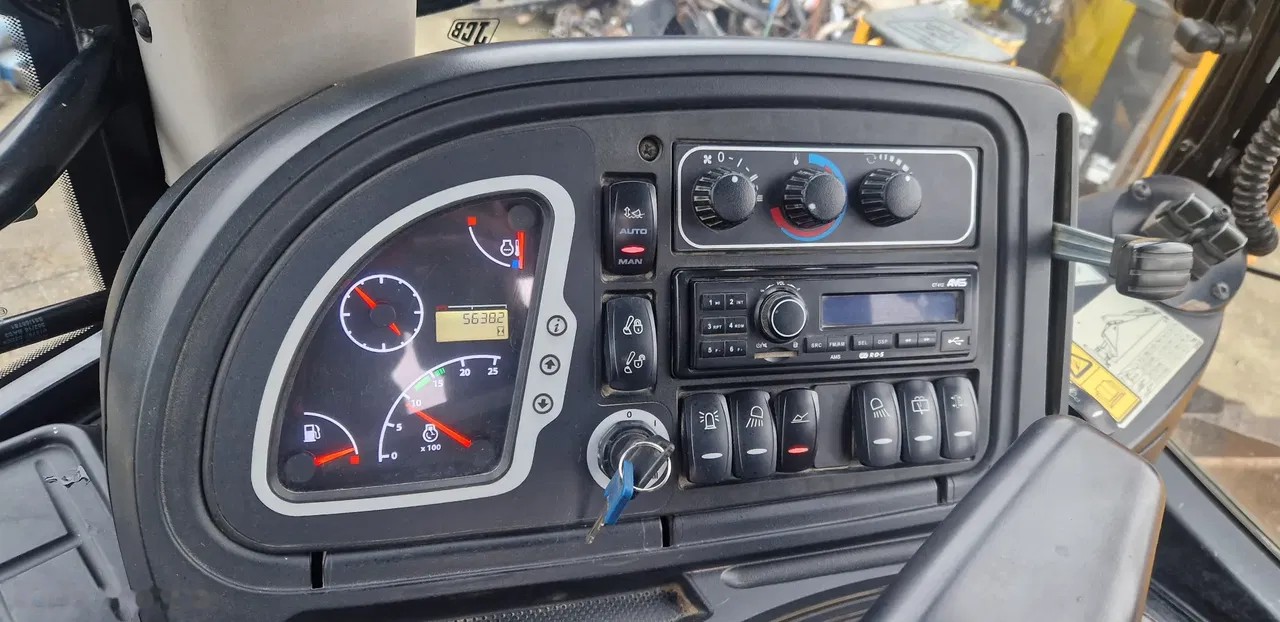 2017 JCB 3cx, 5 600 mth, dovoz Skladem v EU — foto 14 z 18