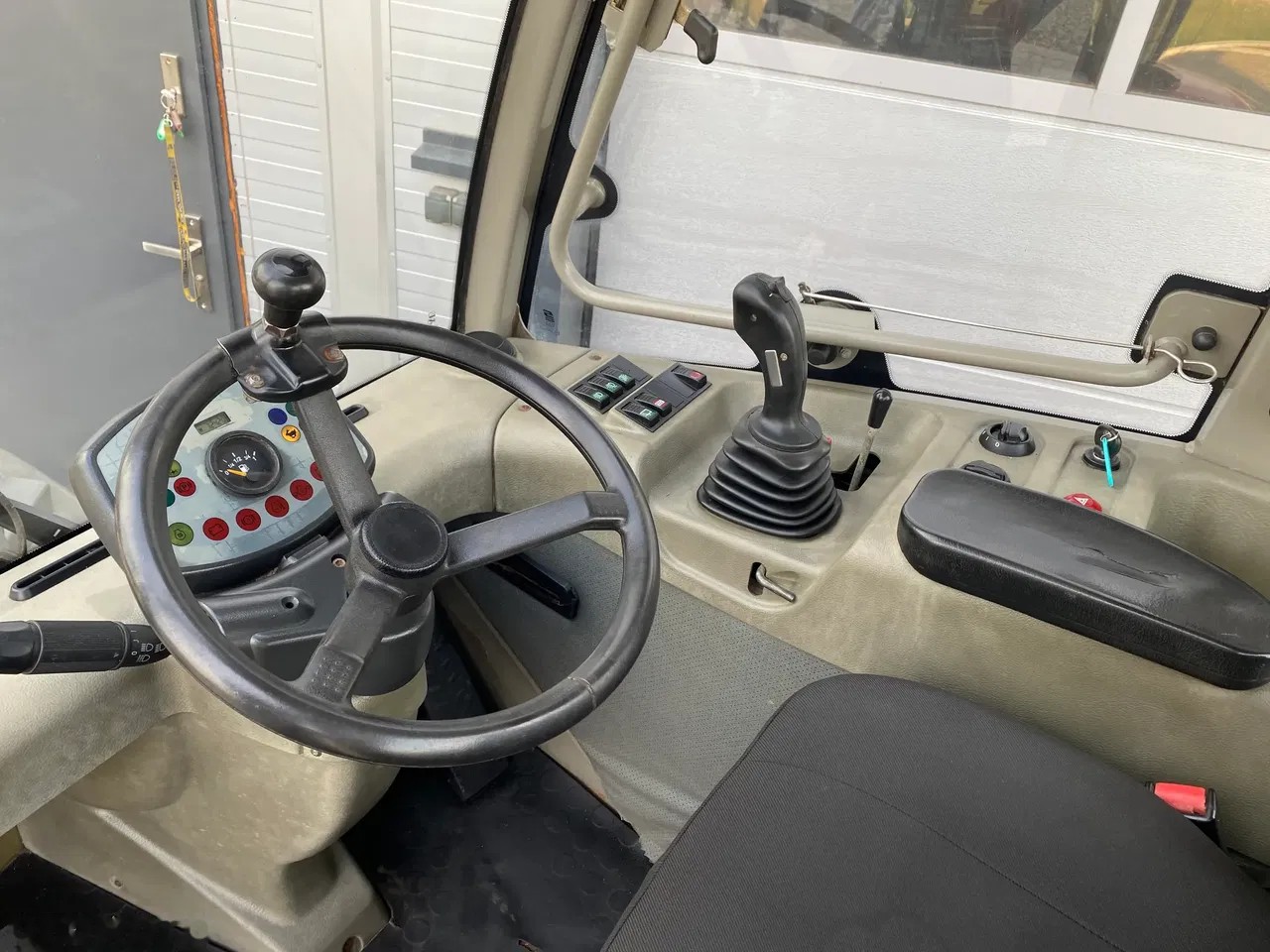 2012 Atlas AR, dovoz Skladem v EU — foto 9 z 24