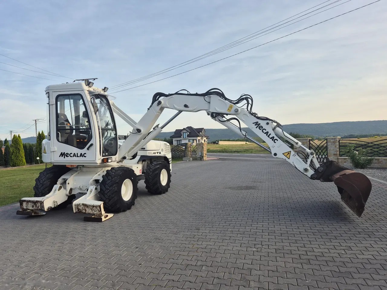2015 Mecalac, 11 078 mth, dovoz Skladem v EU — foto 6 z 24