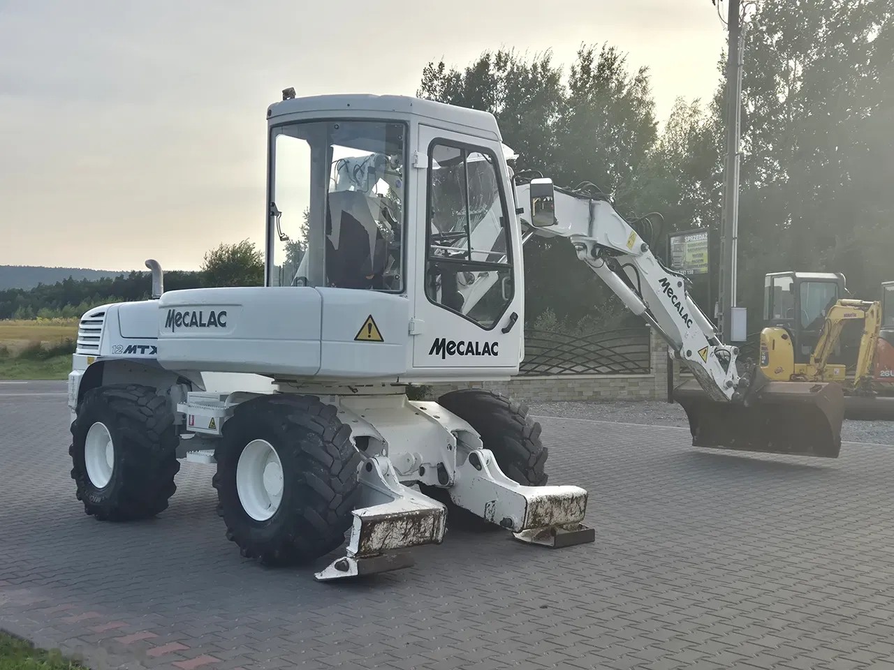 2015 Mecalac, 11 078 mth, dovoz Skladem v EU — foto 8 z 24