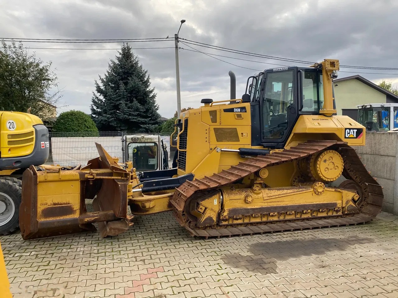 2016 Caterpillar D6N, 7 800 mth, dovoz Skladem v EU — foto 2 z 24