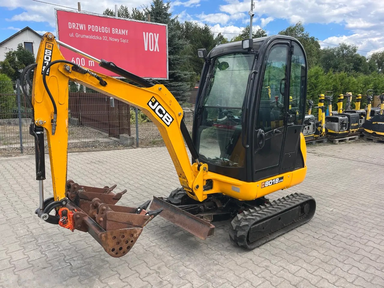 2012 JCB 8018 CTS, 1 344 mth, dovoz Skladem v EU — foto 2 z 21