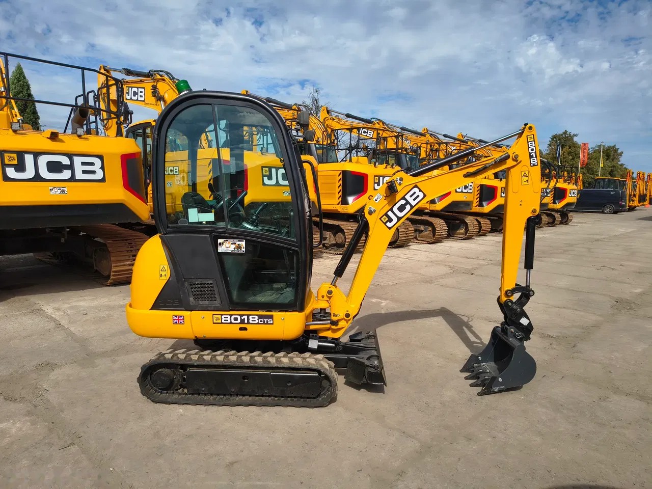 2016 JCB 8018, 3 158 mth, dovoz Skladem v EU — foto 1