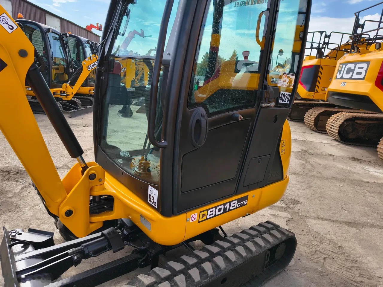 2016 JCB 8018, 3 158 mth, dovoz Skladem v EU — foto 14 z 23