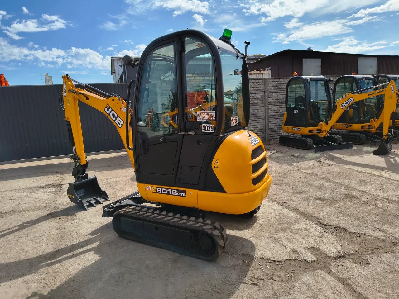2016 JCB 8018, 3 158 mth, dovoz Skladem v EU — foto 5 z 23