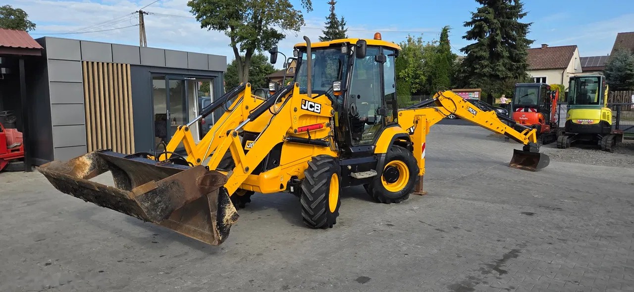 2017 JCB, modrá, 3 100 mth, dovoz Skladem v EU — foto 14 z 24