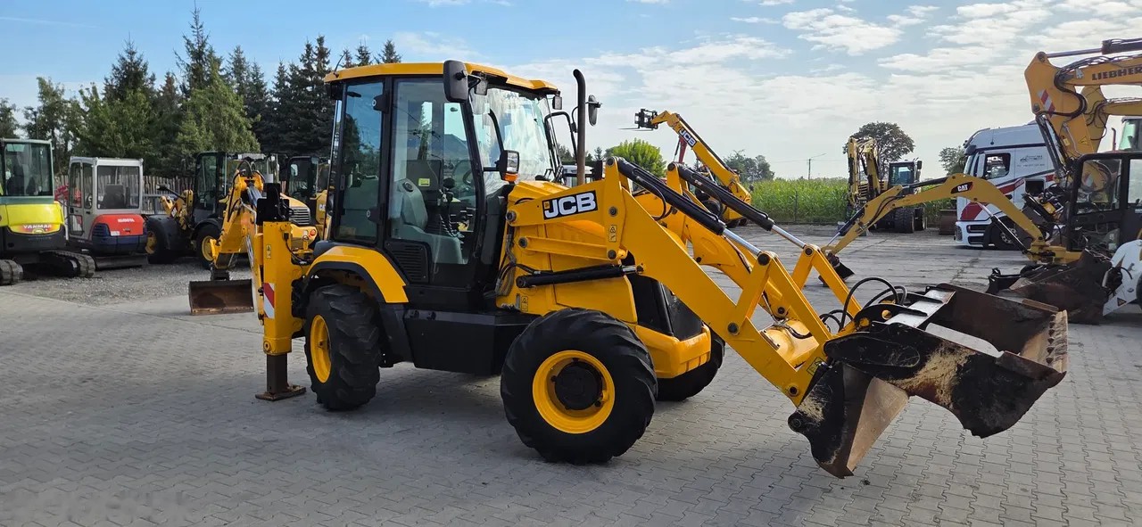 2017 JCB, modrá, 3 100 mth, dovoz Skladem v EU — foto 15 z 24