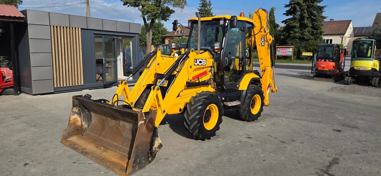 2017 JCB, modrá, 3 100 mth, dovoz Skladem v EU — foto 2 z 24