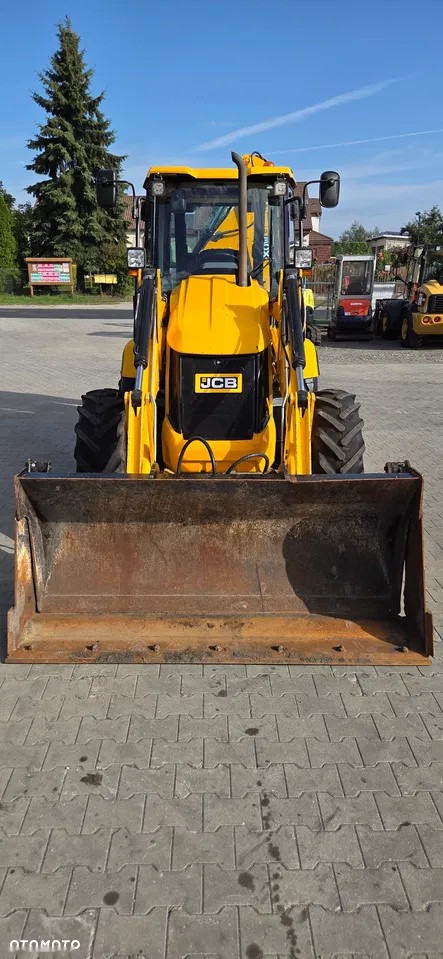 2017 JCB, modrá, 3 100 mth, dovoz Skladem v EU — foto 3 z 24