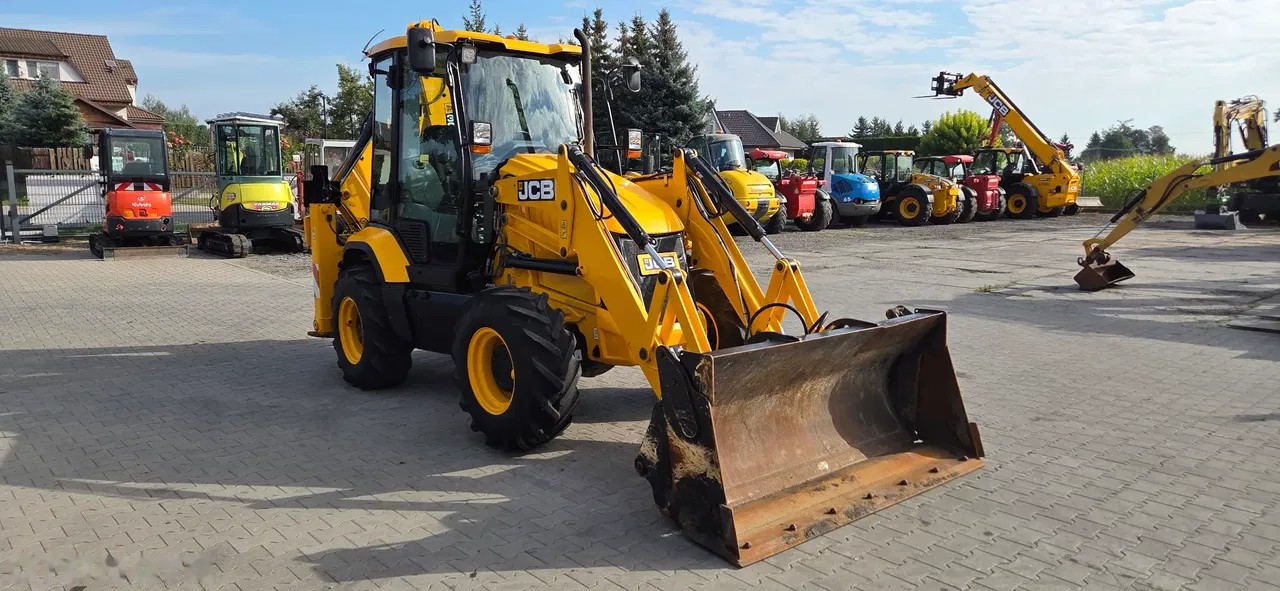 2017 JCB, modrá, 3 100 mth, dovoz Skladem v EU — foto 4 z 24