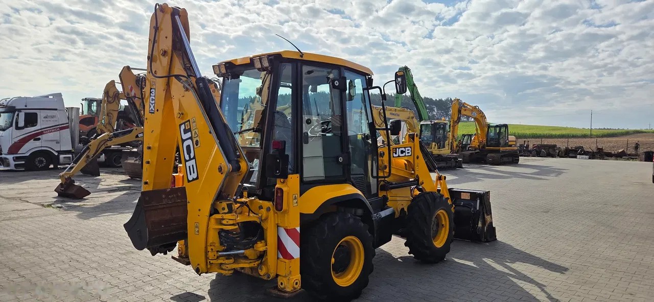 2017 JCB, modrá, 3 100 mth, dovoz Skladem v EU — foto 6 z 24