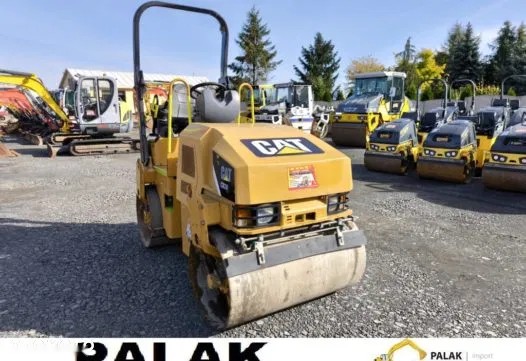 2012 Caterpillar VÁLEC, 1 731 mth, dovoz Skladem v EU — foto 2 z 13