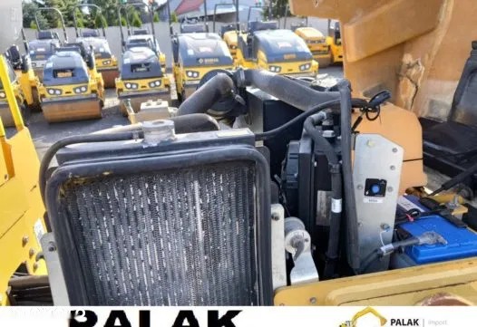2012 Caterpillar VÁLEC, 1 731 mth, dovoz Skladem v EU — foto 9 z 13