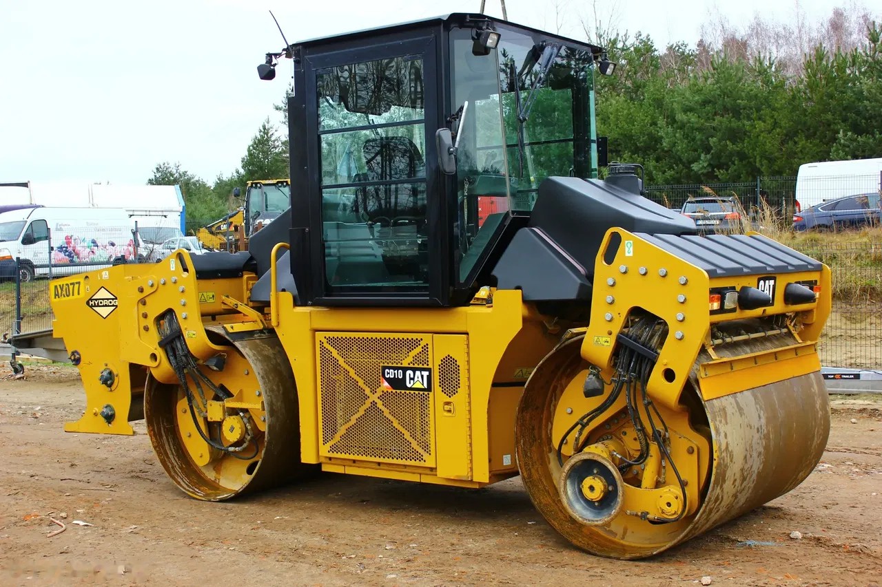 2017 Caterpillar CD10, 5 890 mth, dovoz Skladem v EU — foto 1