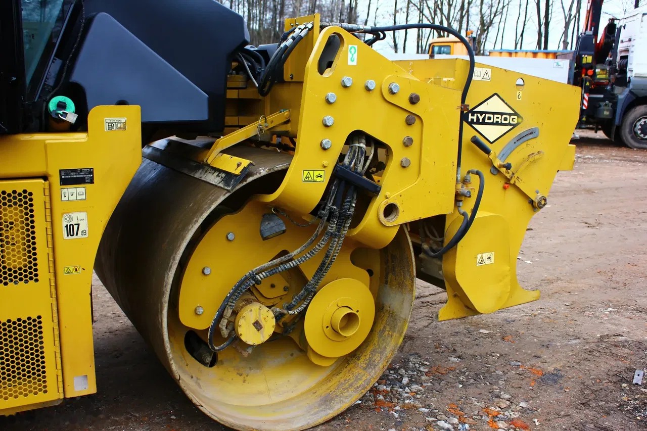 2017 Caterpillar CD10, 5 890 mth, dovoz Skladem v EU — foto 10 z 24