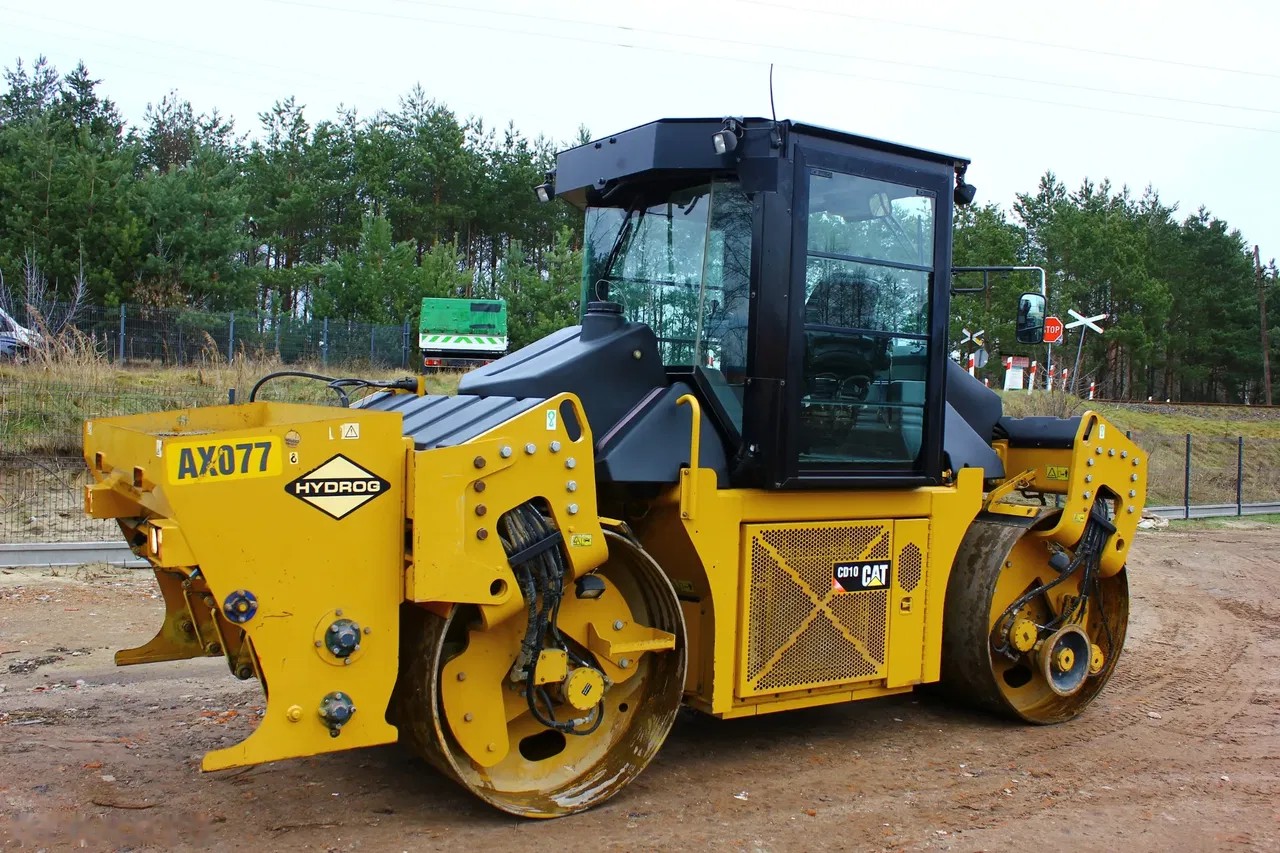 2017 Caterpillar CD10, 5 890 mth, dovoz Skladem v EU — foto 2 z 24