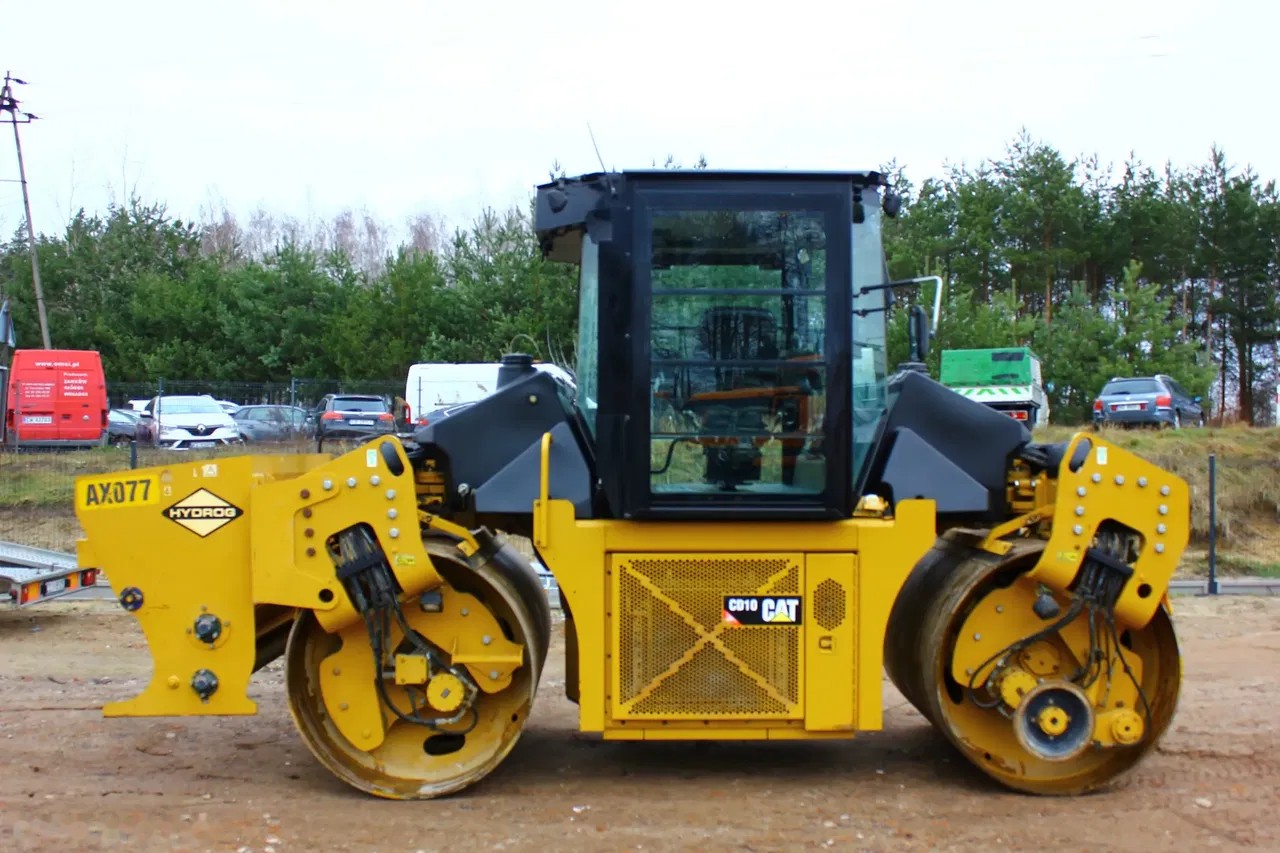 2017 Caterpillar CD10, 5 890 mth, dovoz Skladem v EU — foto 3 z 24