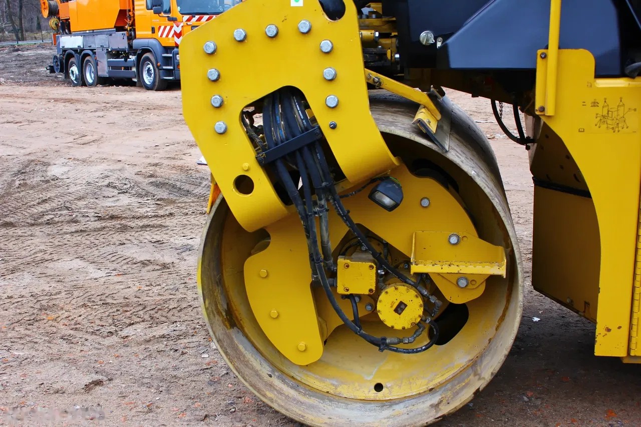 2017 Caterpillar CD10, 5 890 mth, dovoz Skladem v EU — foto 9 z 24