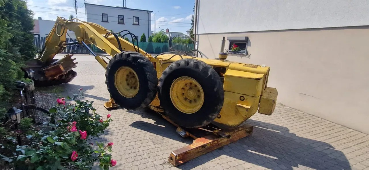 1900 JCB CATERPILLAR, dovoz Skladem v EU — foto 15 z 24
