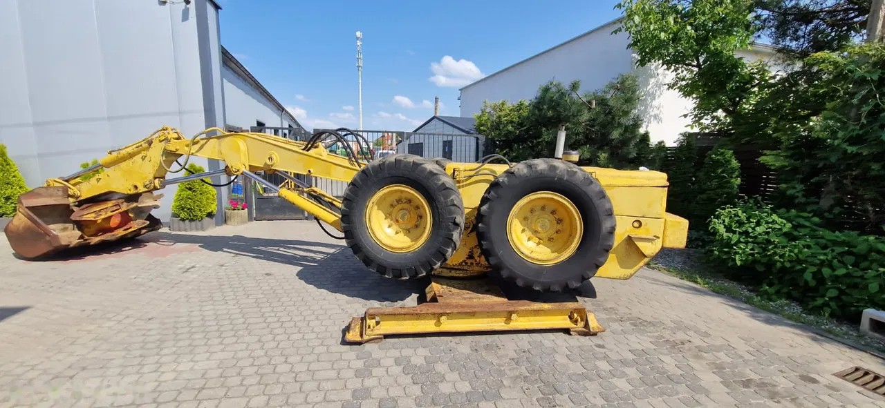 1900 JCB CATERPILLAR, dovoz Skladem v EU — foto 16 z 24