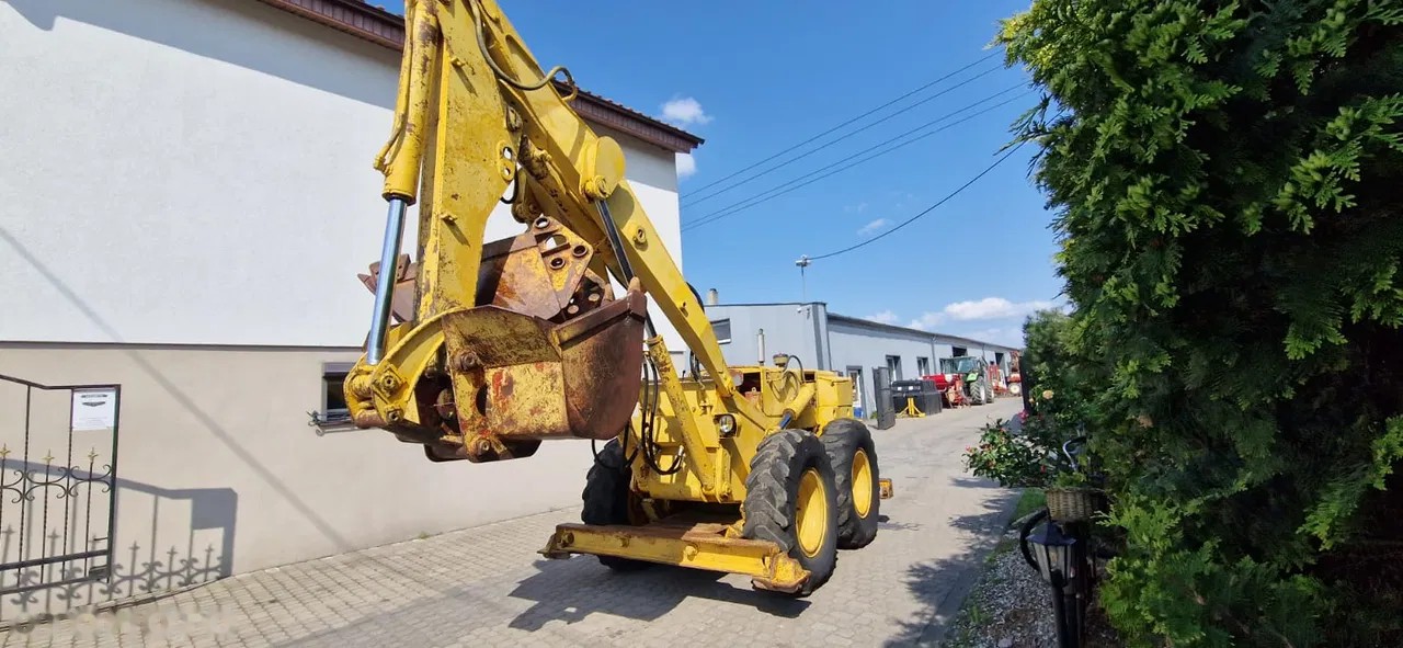 1900 JCB CATERPILLAR, dovoz Skladem v EU — foto 2 z 24