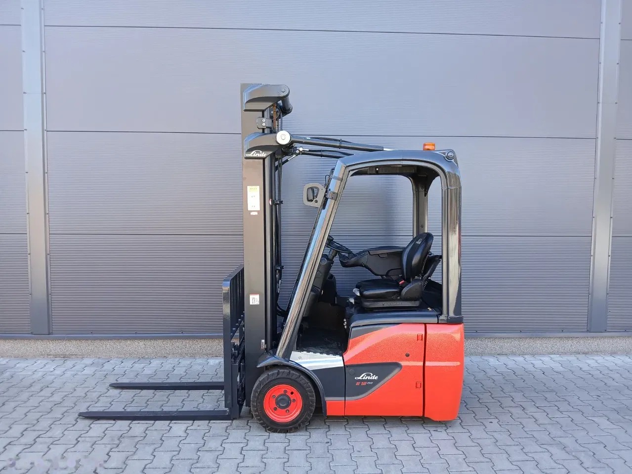 2021 Linde E12-02, 335 mth, dovoz Skladem v EU — foto 10 z 12