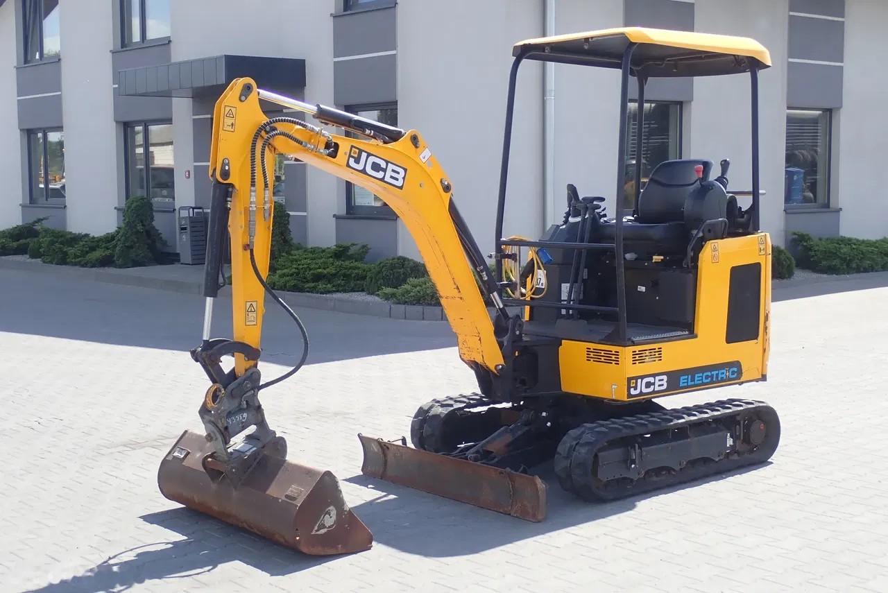 2019 JCB 19C-1 E, 1 017 mth, dovoz Skladem v EU — foto 1
