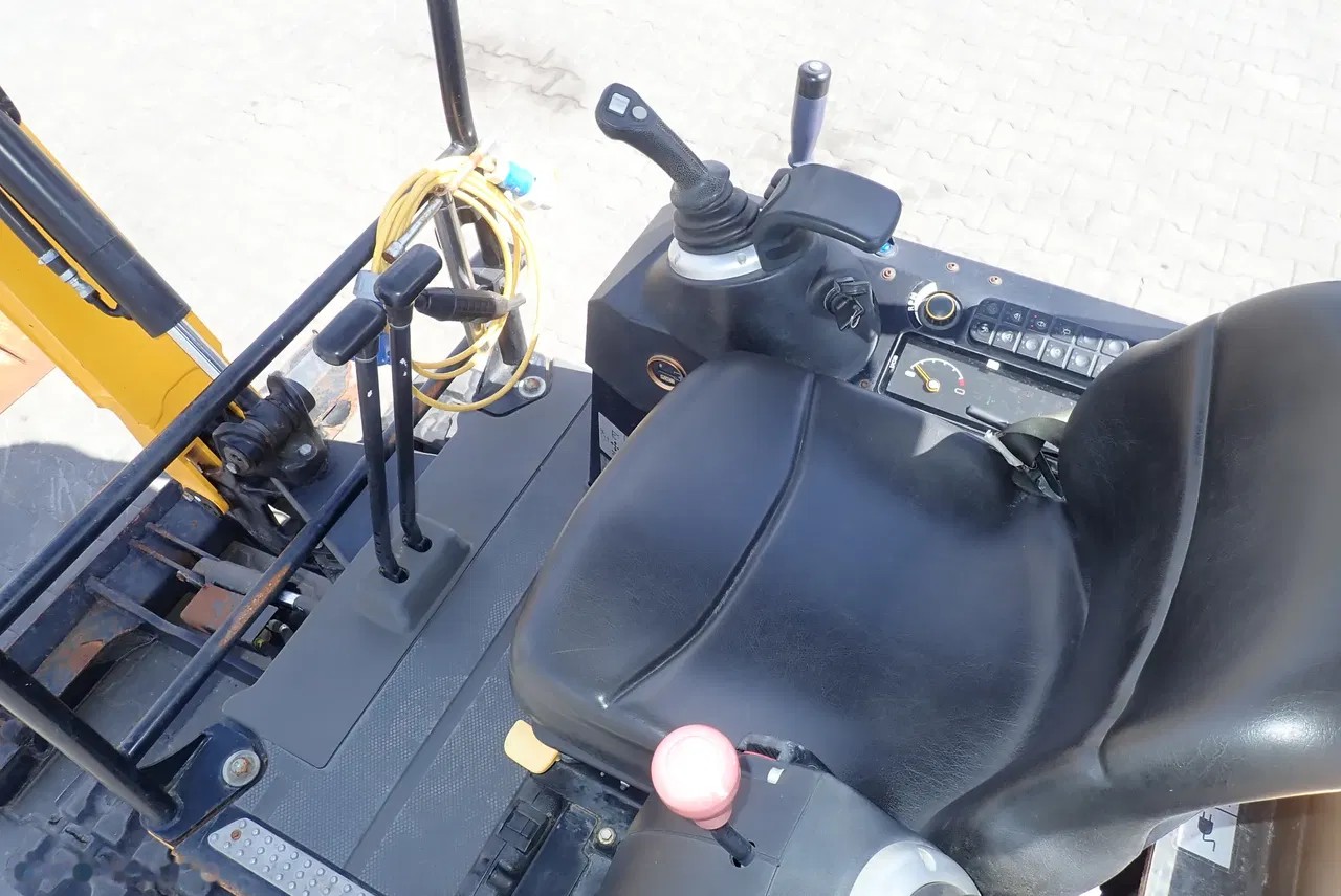 2019 JCB 19C-1 E, 1 017 mth, dovoz Skladem v EU — foto 11 z 19