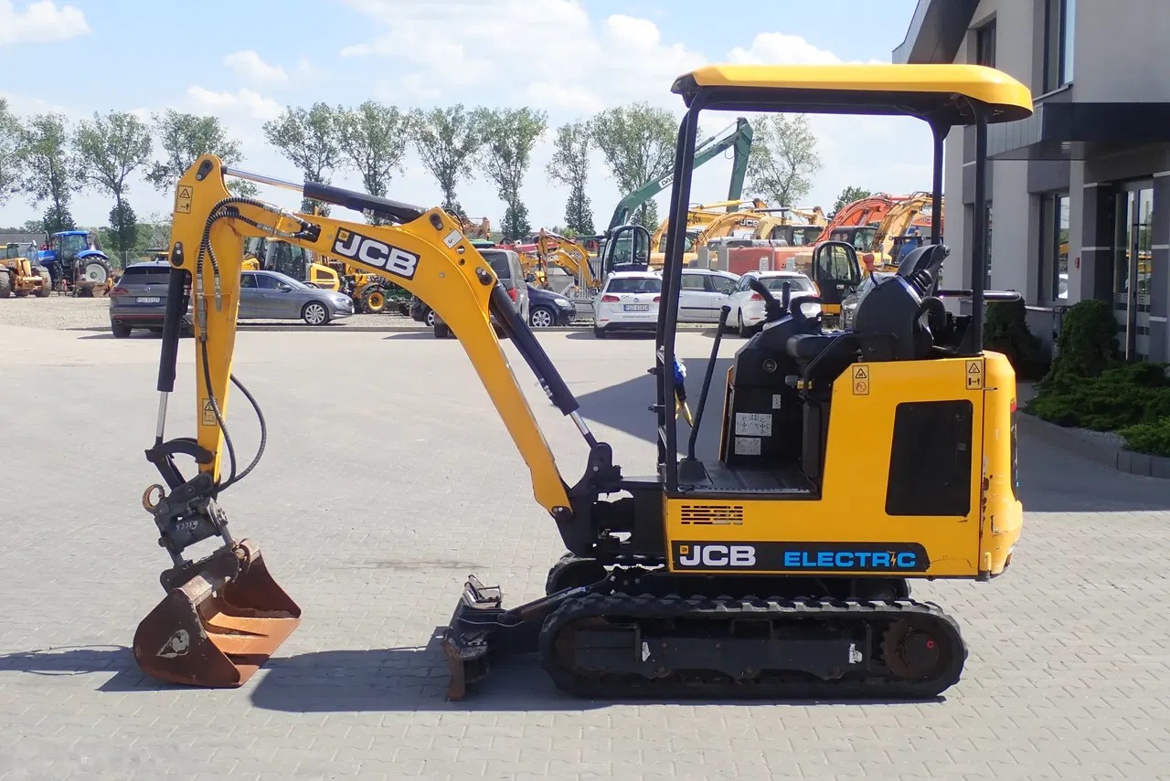 2019 JCB 19C-1 E, 1 017 mth, dovoz Skladem v EU — foto 2 z 19